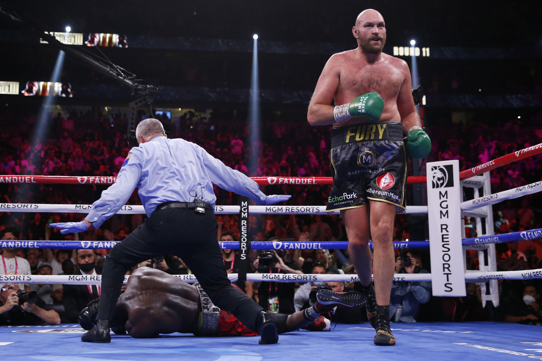 APTOPIX Fury Wilder Boxing